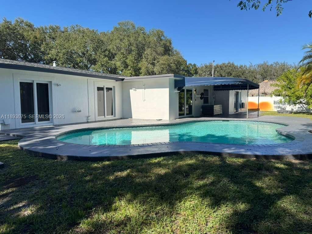 Building Photo - 740 Beachwood Ln