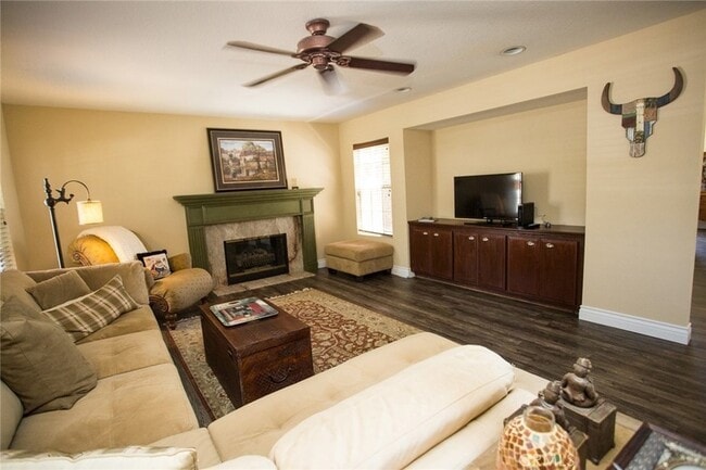 Building Photo - 289 N Cleveland St