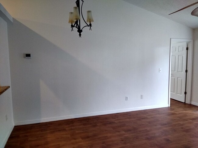 Building Photo - 3/ 2 home in Davenport