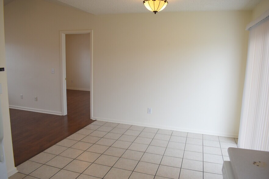 Building Photo - 2500 Hawes Ct