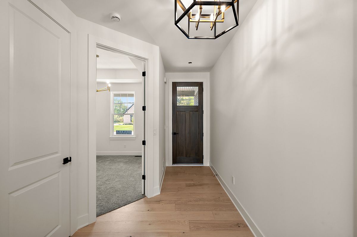 Building Photo - 5956 Willow Grove