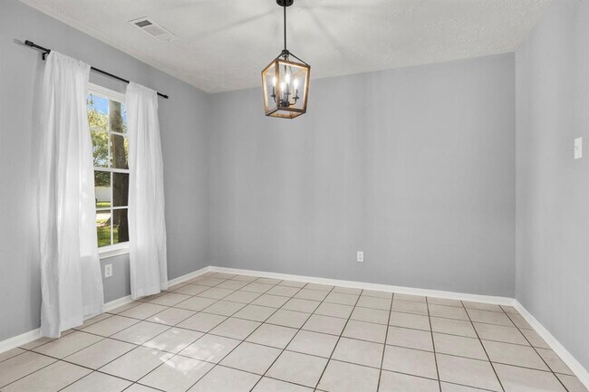 Building Photo - 6615 Broken Stone