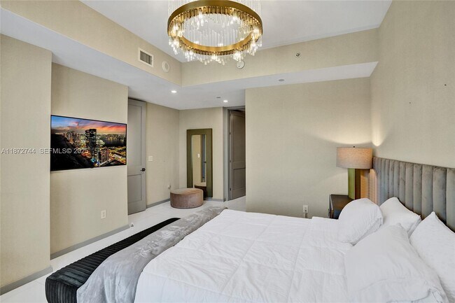 Building Photo - 1100 Biscayne Blvd