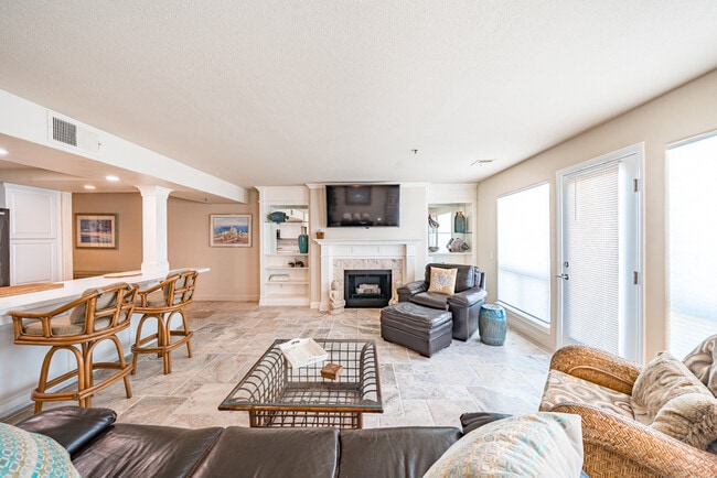 Building Photo - 714 Seacoast Dr