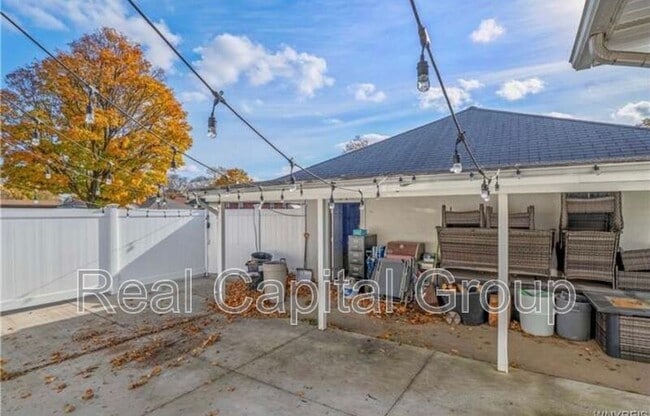 Building Photo - 2965 Jerauld Ave