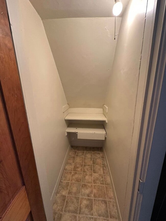 Building Photo - 319 S 8th St