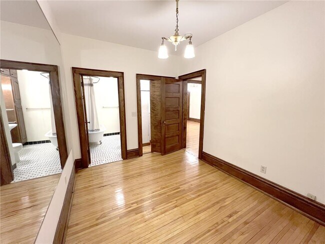 Building Photo - 1204 Harmon Pl