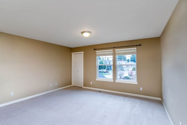 Building Photo - 5Bd/3Ba Lynnwood Home