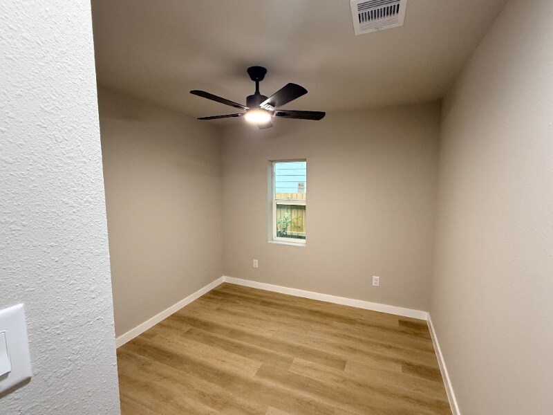 Building Photo - 1519 McKee St