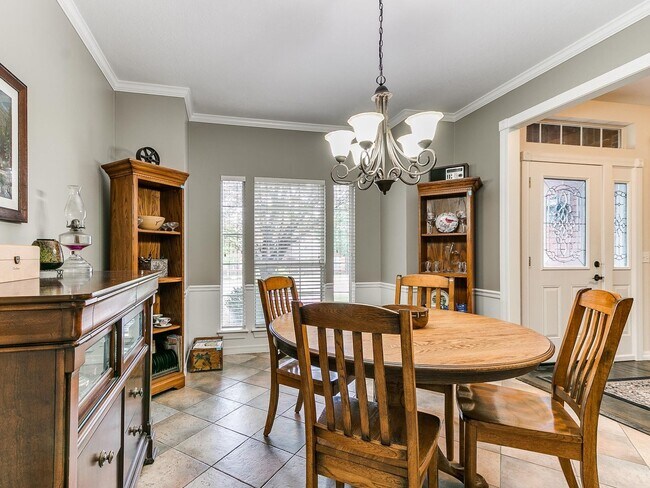 Building Photo - This stunning 4-bedroom, 3.5-bathroom home...