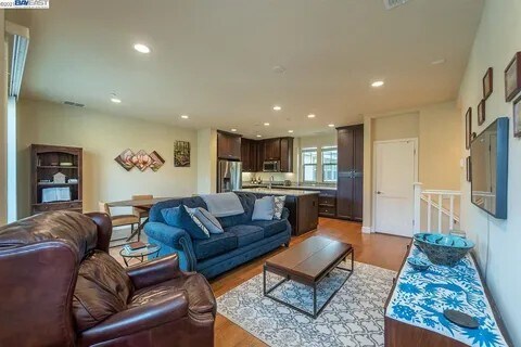 Building Photo - 833 Tranquility Cir
