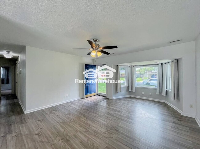 Building Photo - 4945 Paine Ln