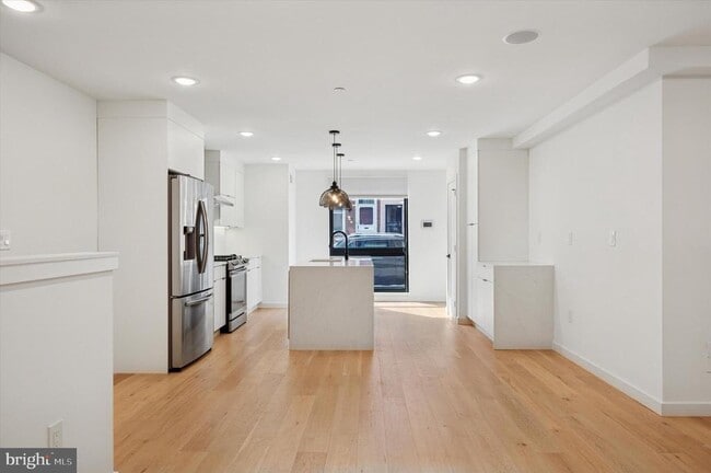 Building Photo - 871 N 20th St