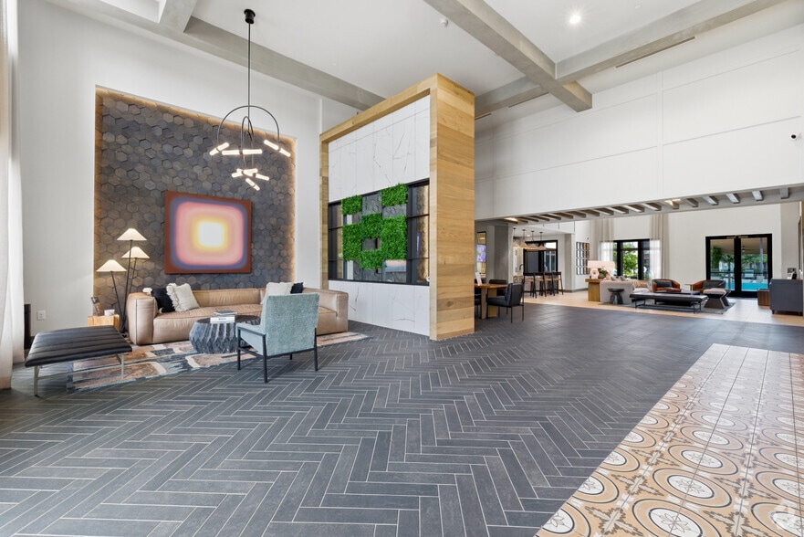 Lobby Photo - Lenox Katy Crossing