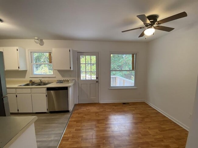 Building Photo - 3124 McAdams Dr