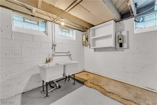 Building Photo - 5053 Philip Ave