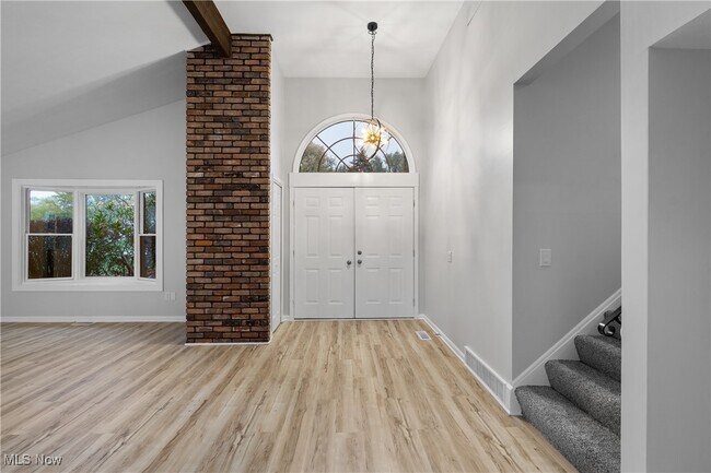 Building Photo - 16982 Bob White Cir