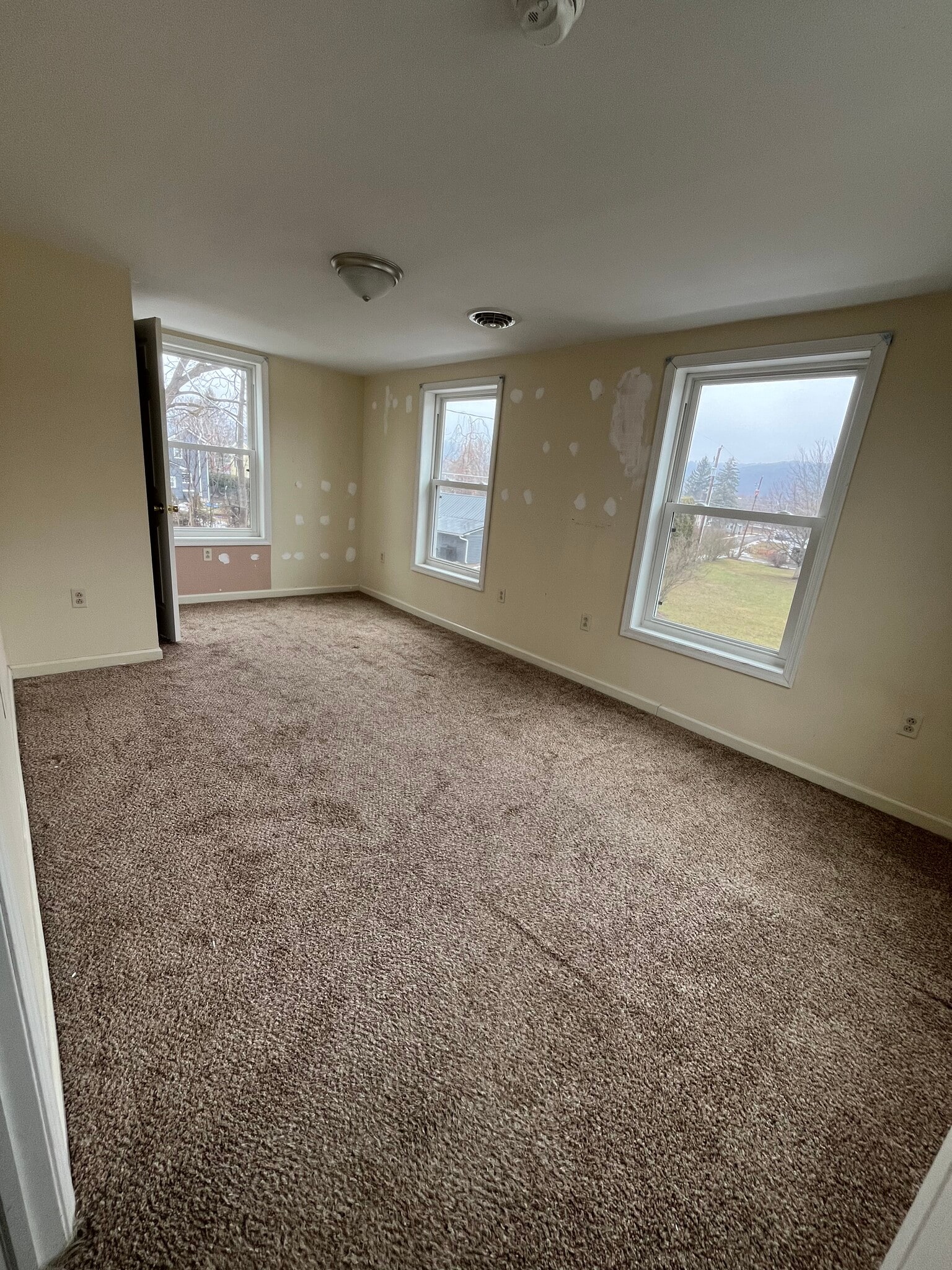 Building Photo - 557 Postal St