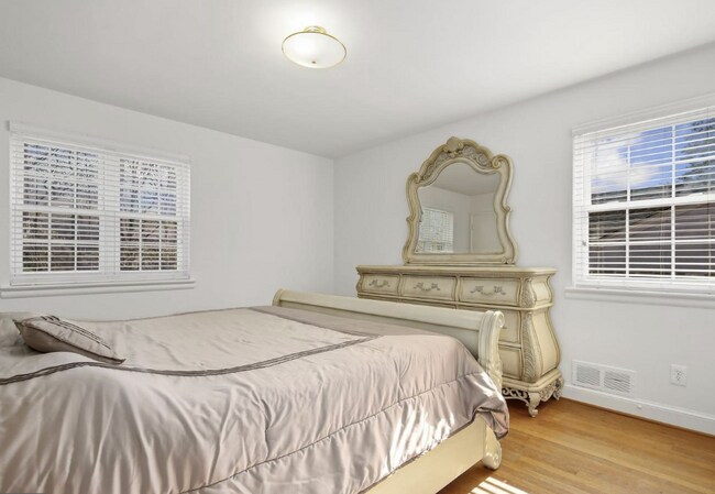 Building Photo - 5612 Massachusetts Ave