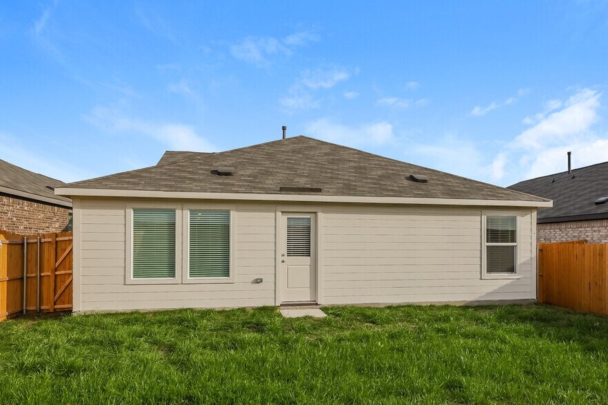 Building Photo - 1611 Sparrow Hawk Rd