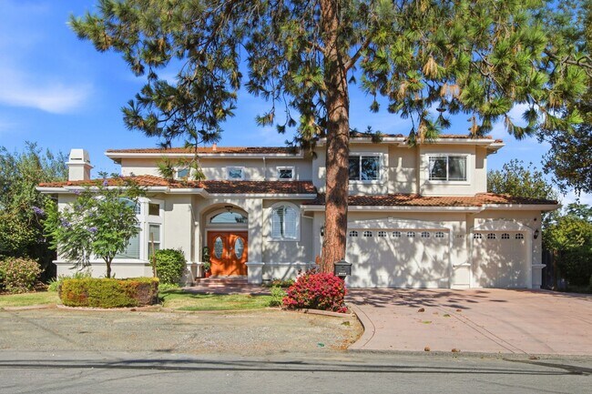 Building Photo - Stunning 5-Bedroom Sunnyvale Home