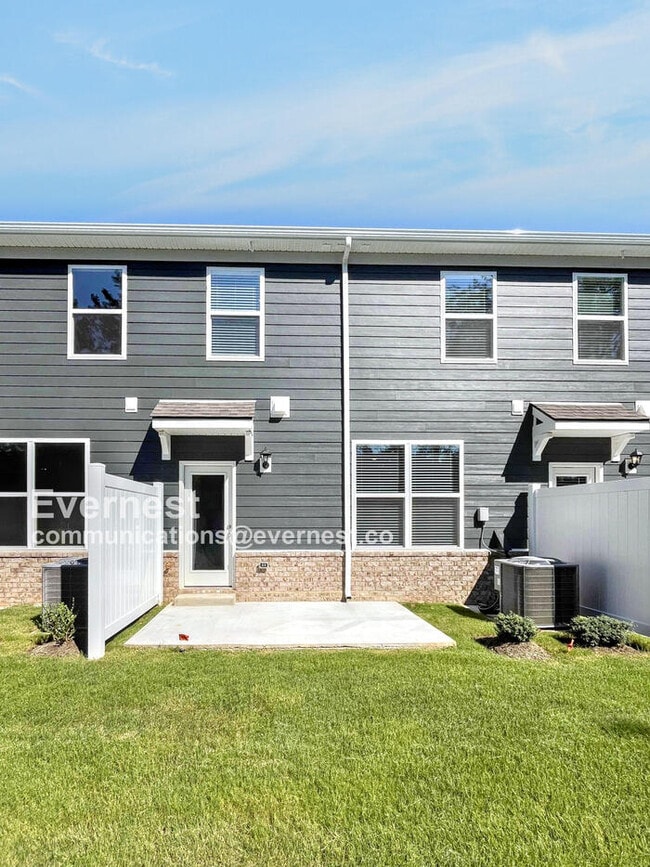 Building Photo - 4239 Feetham Dr