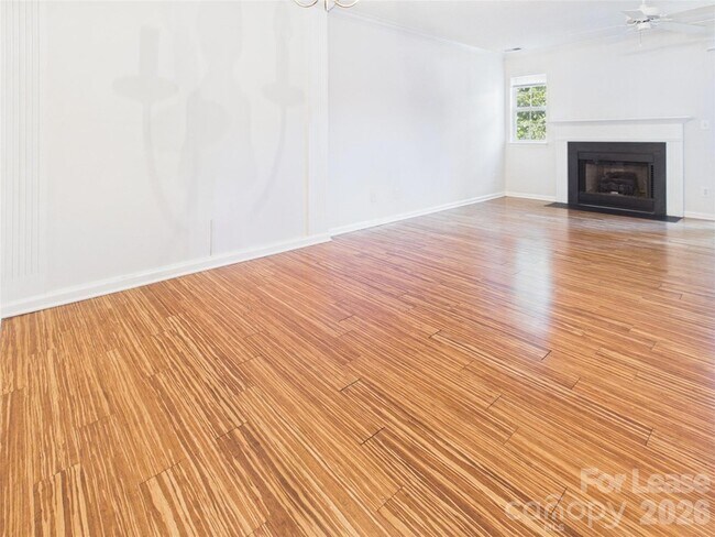 Building Photo - 609 Mountainwater Dr