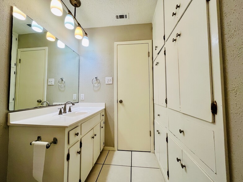 Unit A Bathroom - storage - 8007 Brockman St