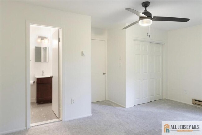 Building Photo - 174 Amberly Dr