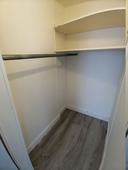 Style E3: 1 bedroom / 1 bath - 21 Depot St