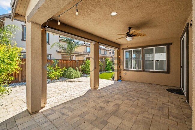 Building Photo - 136 Willowrun Wy