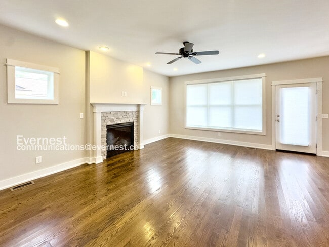 Building Photo - 3712 Elmhurst Ave
