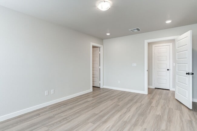 Building Photo - Brand New 4/2 in South Lubbock!