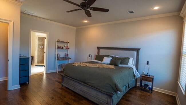 Building Photo - 3707 Sterling Oaks Dr