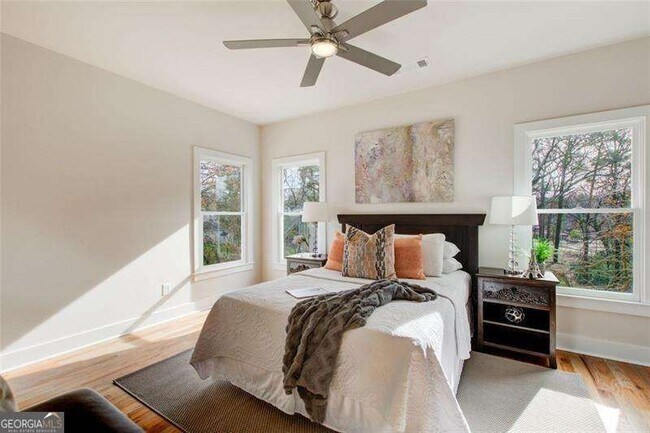 Building Photo - 1240 Oakland Terrace SW