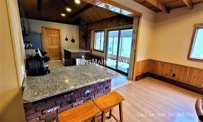 Building Photo - 180 Fourth St.