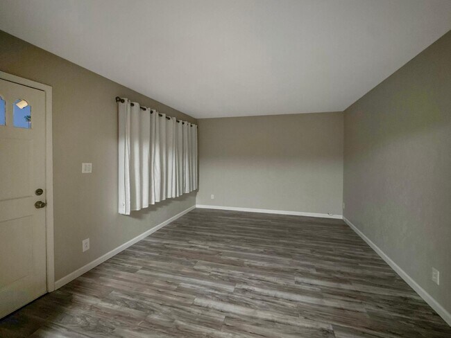 Building Photo - 2018 N Normal Ave