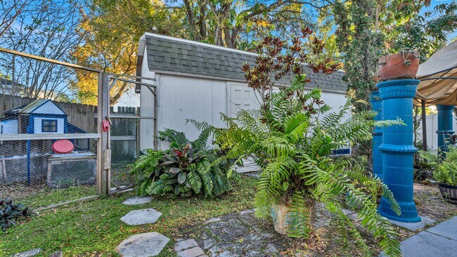 Building Photo - Charming 3-Bedroom Home in the Heart of We...