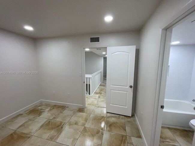 Building Photo - 13037 SW 88th Ln