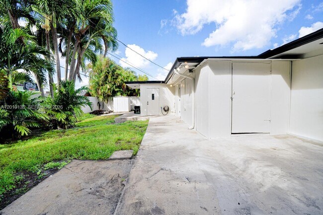 Building Photo - 7884 NW 175th St