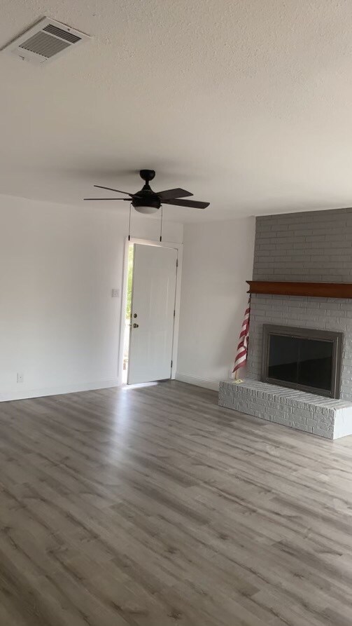 Front door-Living area - 4806 Bedford Ave