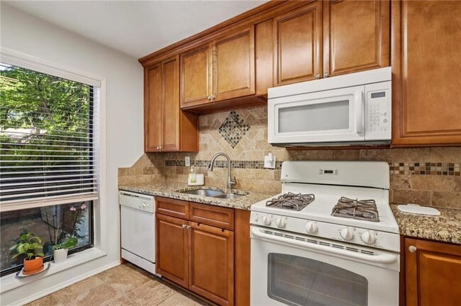 Building Photo - 1602 Cumberland Ct SE