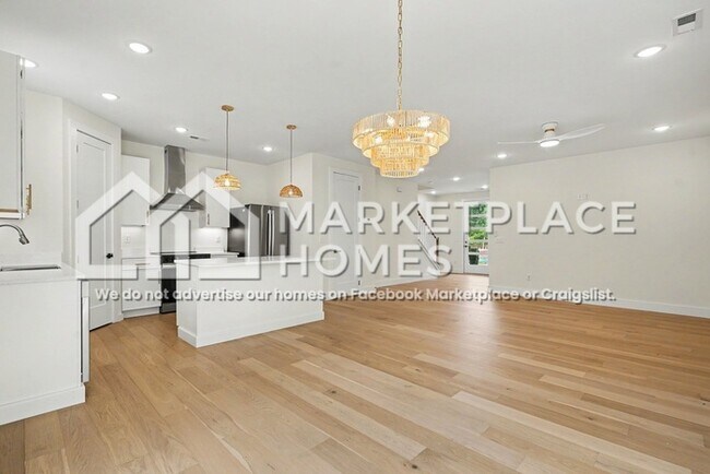 Building Photo - 8 Taverly Dr