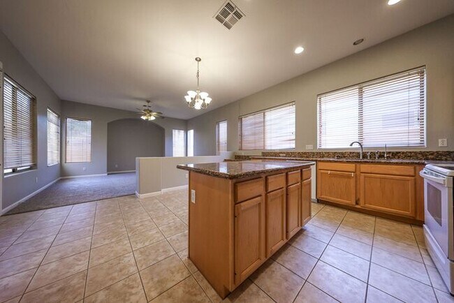 Building Photo - Now Available in Chandler! Spacious 4 Bedroom Home in Carino Estates!