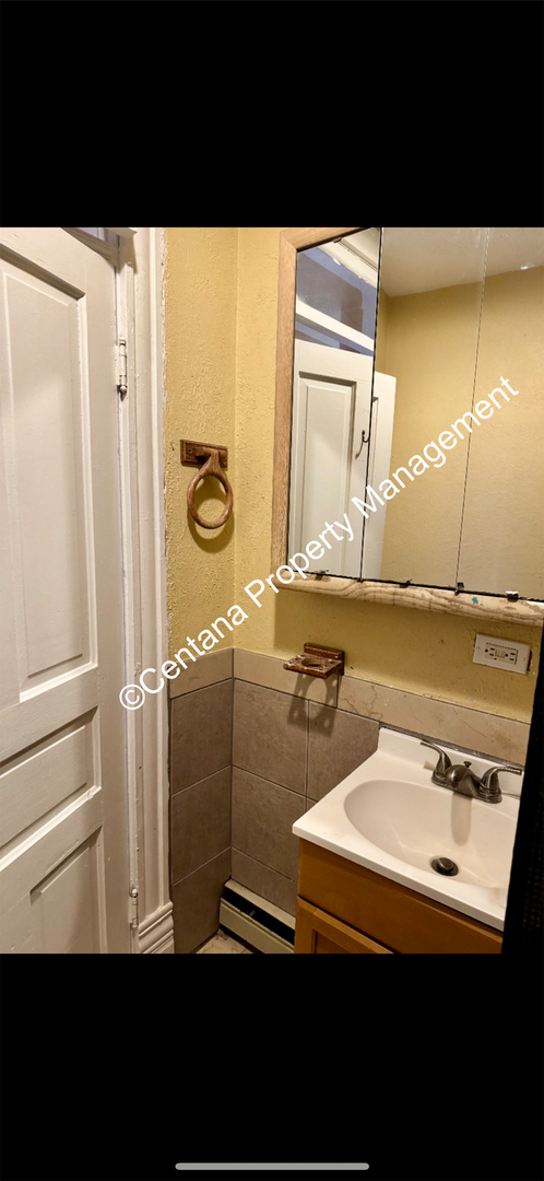 Building Photo - 601 W Mercury St