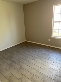 Building Photo - 207 W Parks St