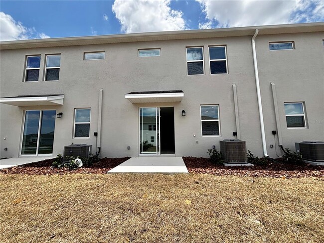 Building Photo - 2634 Armstrong Ave