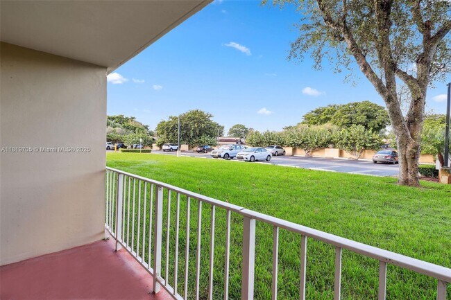 Building Photo - 13120 SW 92nd Ave