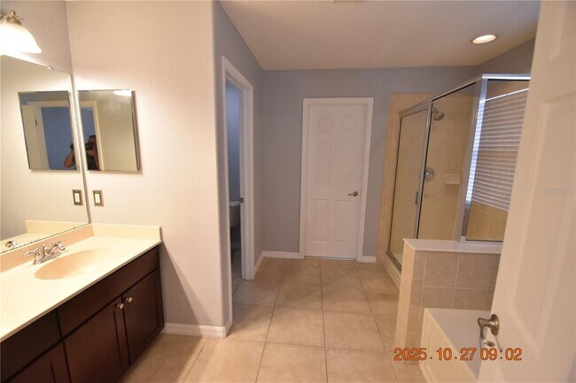 Building Photo - 8806 Cameron Crest Dr