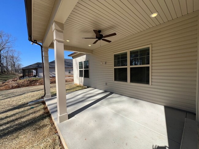Building Photo - Gorgeous NEW CONSTRUCTION 3 BR 2 Bath Home - Right off Hwy 231 S.